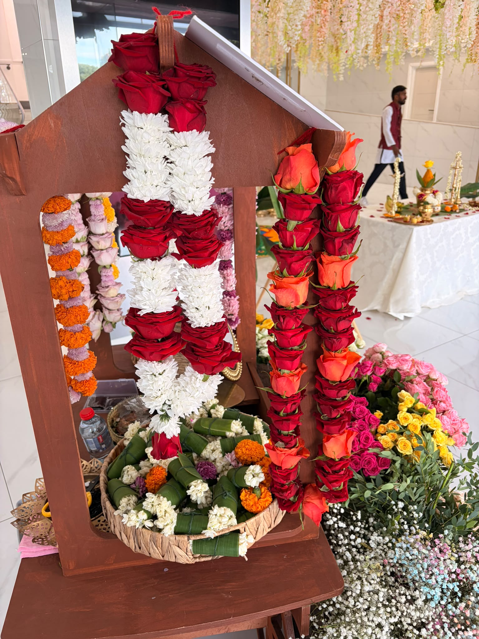 Full Live Floristry Bar - Pookadhai by Lotus Florist